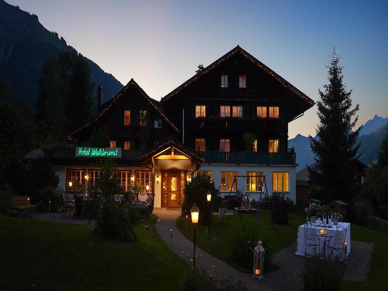 Hotel Waldrand Lenk Exteriér fotografie