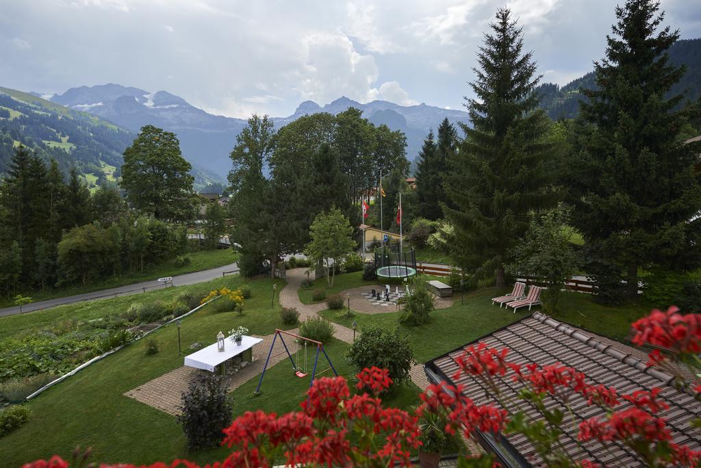 Hotel Waldrand Lenk Exteriér fotografie