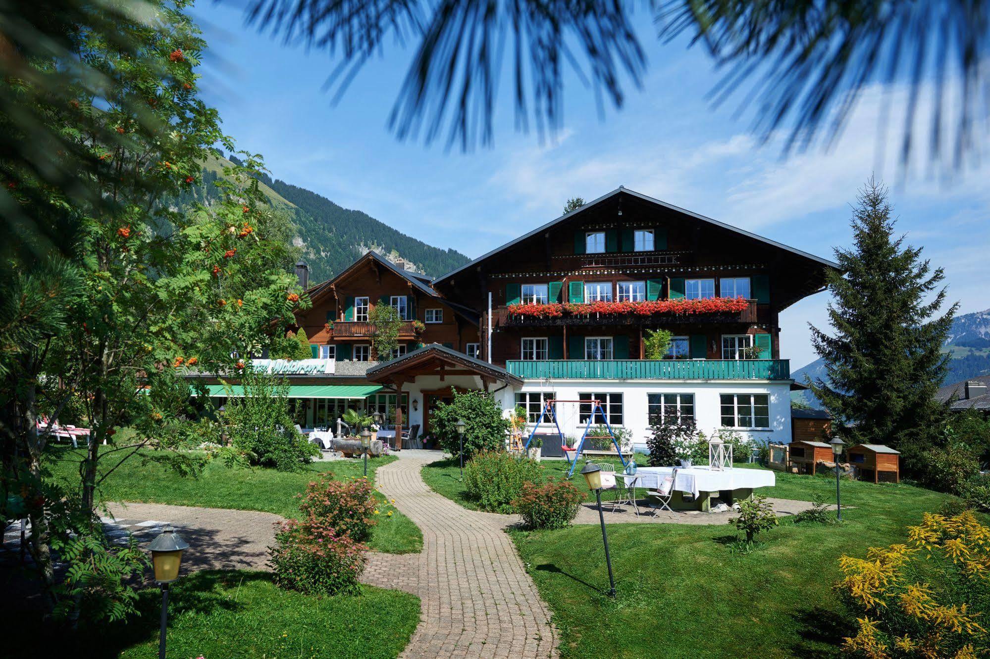 Hotel Waldrand Lenk Exteriér fotografie